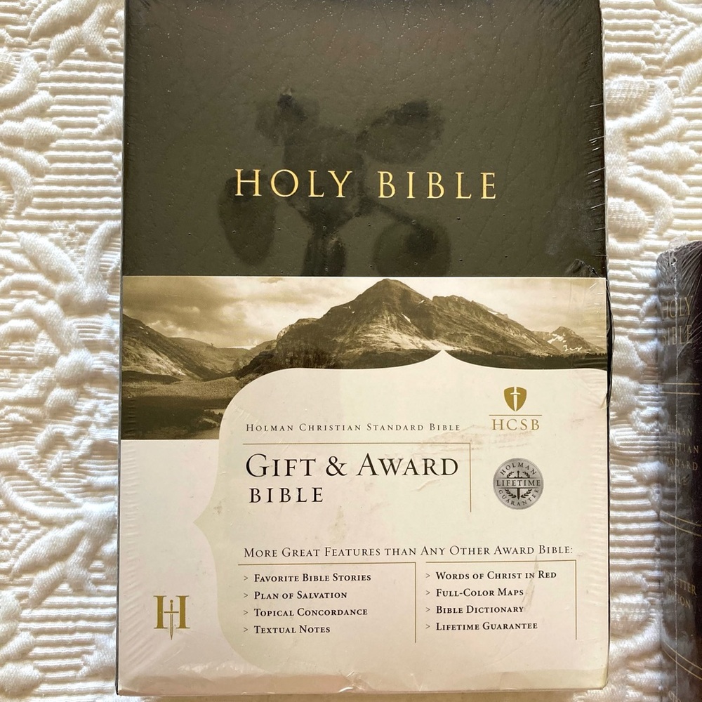 Bible Set - Picture 5 of 10